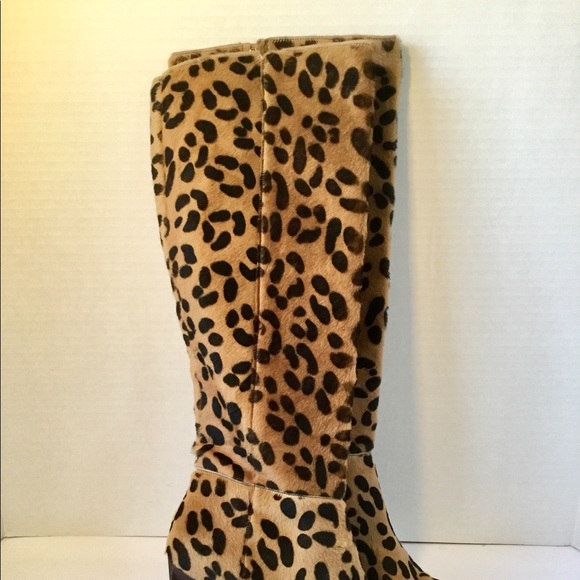 BCBG Leopard Print boots - Picture 3 of 8